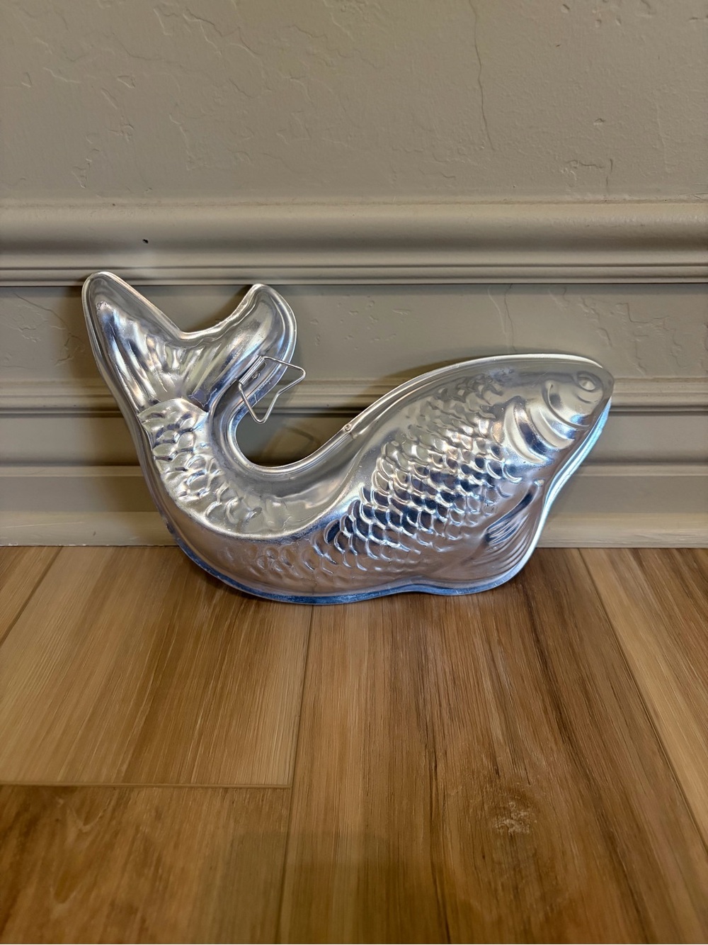 Vintage 1963 Aluminum Jumping Fish Jello/Cake Mold